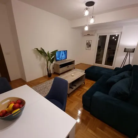 Διαμέρισμα Big *